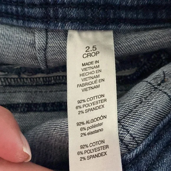 Chicos platinum denim crops. Chicos size 2.5 - Picture 4 of 4